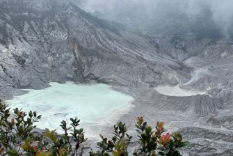 Tangkuban-Perahu-Crater